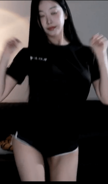 902685f5e64c6c3a5970577c1746a675_1746016277_5419.gif
