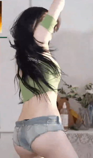 adefab85414ffd90aa364c8fb6d053b7_1744606677_873.gif