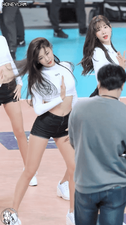 e76b4d3dbbdcd6424ba118fdddccc849_1746135786_1051.gif